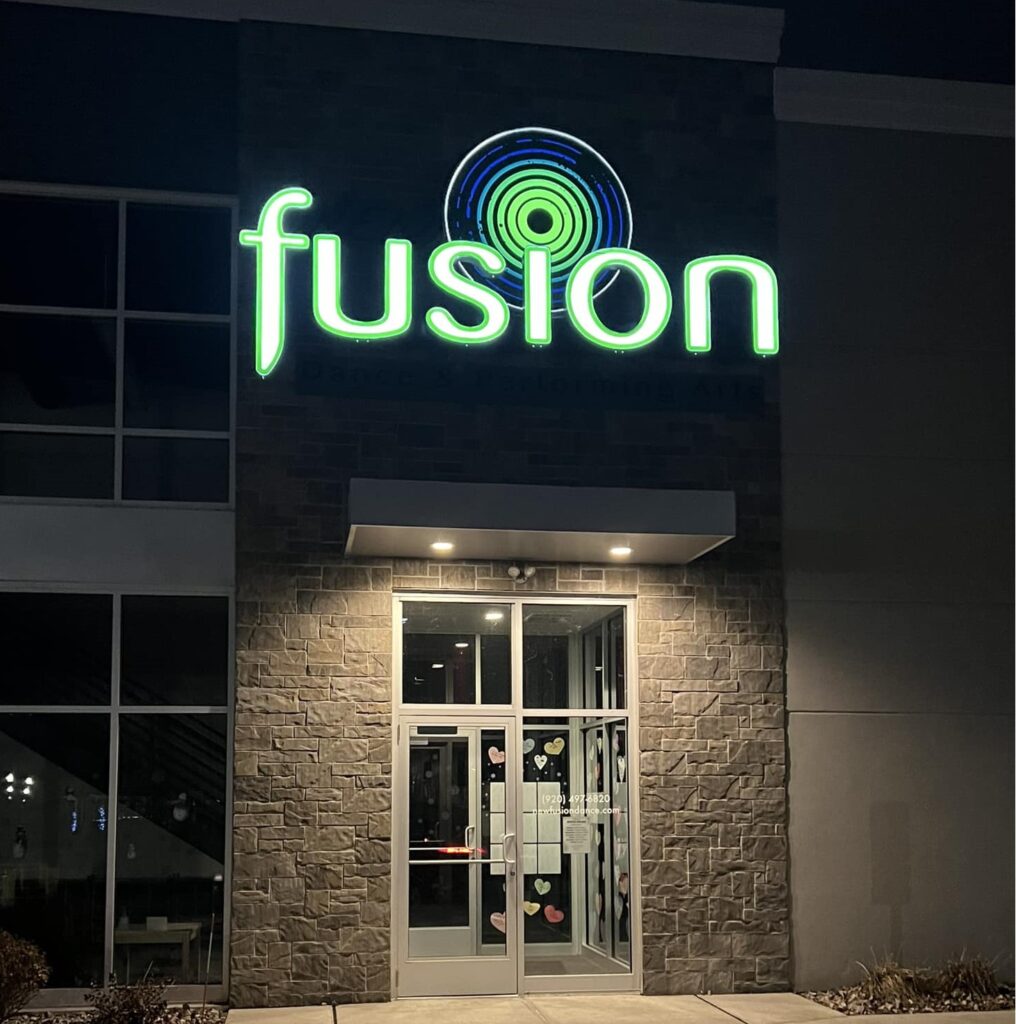 Fusion channel letter exterior sign
